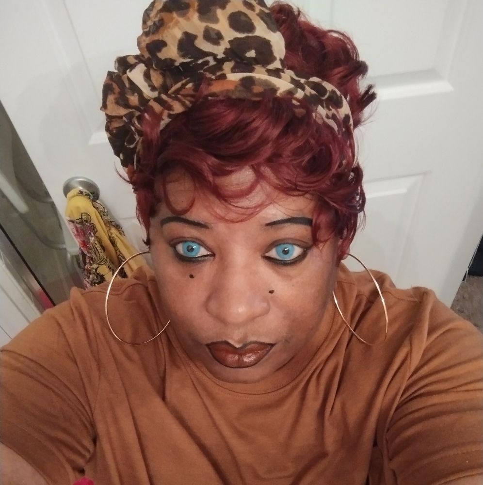 Meet your Posher, Sharon